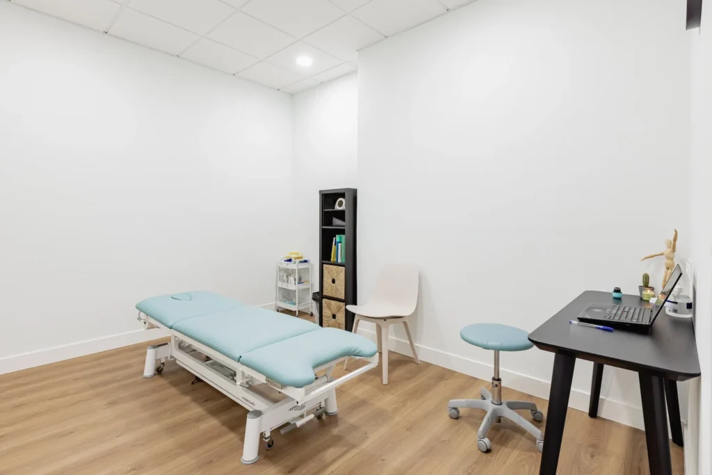 sala fisioterpaia principal en clinica alhondiga
